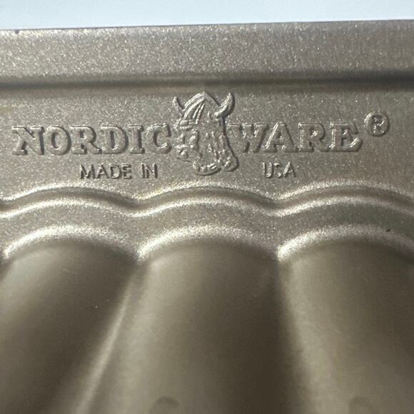 Nordic ware Citrus Blossem Loaf pan. Made in USA. Brand new never used. - Picture 4 of 7